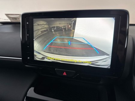 2025 Toyota Yaris Cross Luna Hybrid *Pearl White* €30,950 thumbnail