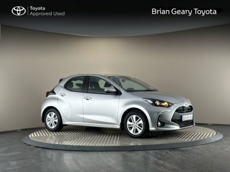2023 Toyota Yaris HYBRID LUNA €23,950