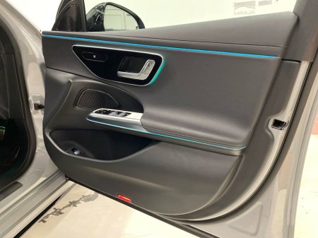 2025 Mercedes-Benz E Class E 300 e PHEV AMG AUTO, Reversing Camera, Heated Seats €77,950 thumbnail