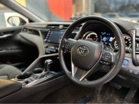 2020 Toyota Camry €21950! 2020 Toyota Camry Hybrid / 79K KMs! €21,950 thumbnail
