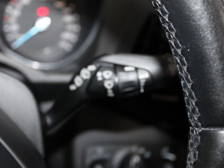 2017 Ford C-Max Zetec 1.5 TDCI 95PS M6 4DR €12,999 thumbnail