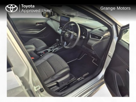 2025 Toyota Corolla 1.8 HB LUNA SPORT 5DR €34,950 thumbnail