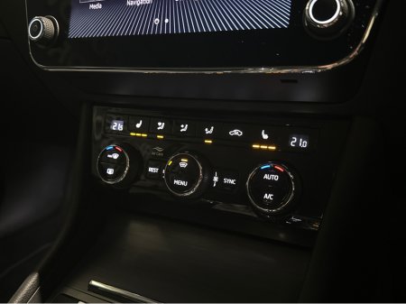 2023 Skoda Superb ESTATE E-HYBRID AUTOMATIC €29,950 thumbnail