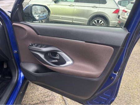 2021 Toyota Yaris Cross Z HYBRID AUTOMATIC 1.5 PETROL //MASSIVE SPEC//HALF LEATHER HEATED SEATS//KEYLESS ENTRY//360 PARKING CAMERAS// €23,950 thumbnail