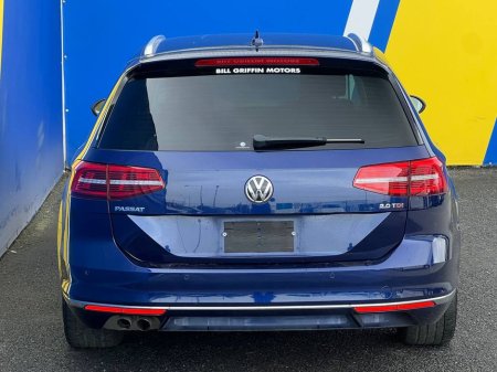 2019 Volkswagen Passat VARIANT HIGHLINE 2.0 TDI AUTO * BIG SPEC * // HEATED COOLED LEATHER SEATS // DRIVER MASSAGE SEAT // DIGITAL CLUSTER €24,950 thumbnail