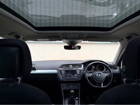 2017 Volkswagen Tiguan COMFORTLINE 2.0 TDI 115BHP 115HP MANUAL 6SPEED FWD 4 €19,950 thumbnail