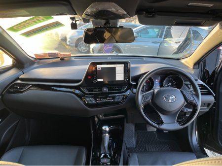 2023 Toyota C-HR SOL HYBRID AUTOMATIC 1.8 PETROL //LOW MILES//HIGH SPEC//HALF LEATHER HEATED SEATS//360 PARKING CAMERAS//KEYLESS ENTRY// €29,950 thumbnail