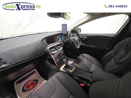 2014 Volvo V40 1.6 T4 Cross Country Automatic, Reversing camera €13,495