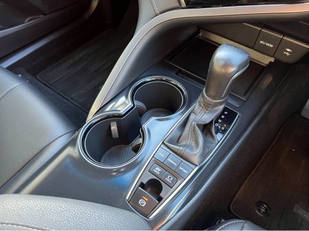 2019 Toyota Camry WS HYBRID AUTOMATIC 2.5 PETROL //KEYLESS ENTRY//ADAPTIVE CRUISE CONTROL//LEATHER SEATS// €24,950 thumbnail