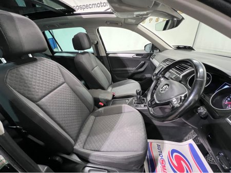 2017 Volkswagen Tiguan COMFORTLINE 2.0 TDI 115BHP 115HP MANUAL 6SPEED FWD 4 €14,700 thumbnail