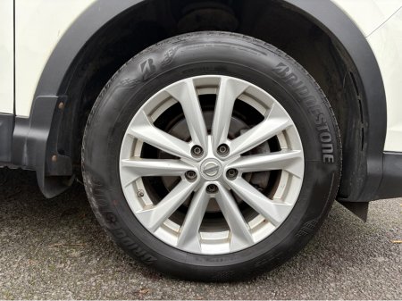 2017 Nissan Qashqai 1.5 Diesel SV €12,895 thumbnail