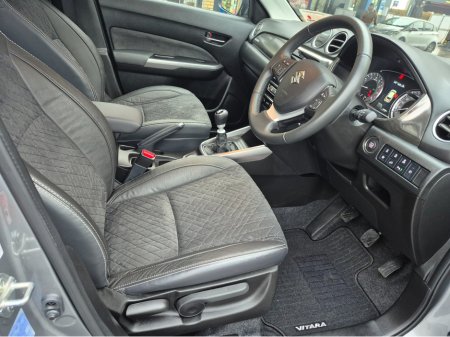 2024 Suzuki Vitara 1.4 B/JET HYBRID SZ5 AL €29,500 thumbnail