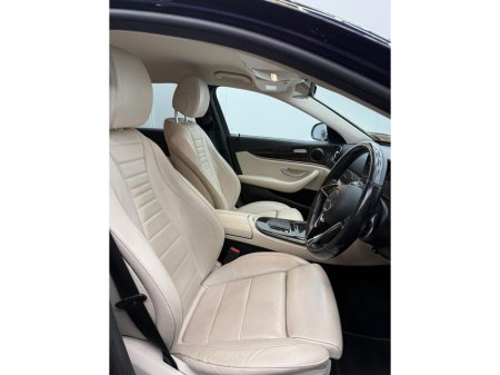 2020 Mercedes-Benz E Class E220d A/T AMG Line €27,950 thumbnail