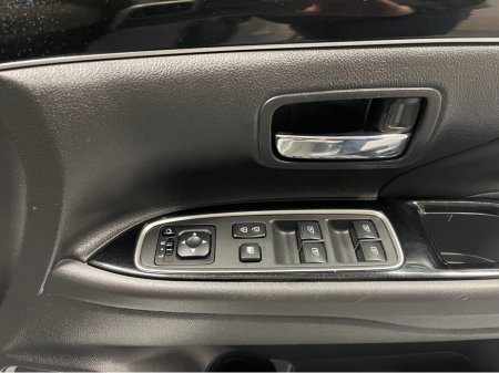 2019 Mitsubishi Outlander (Low Kms) HYBRID 2.4 PHEV AUTOMATIC 5DR MODEL  www.bolandscarcentre.ie €22,900 thumbnail