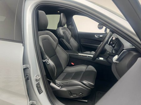 2024 Volvo XC60 PLUS T6 RECHARGE €52,990 thumbnail