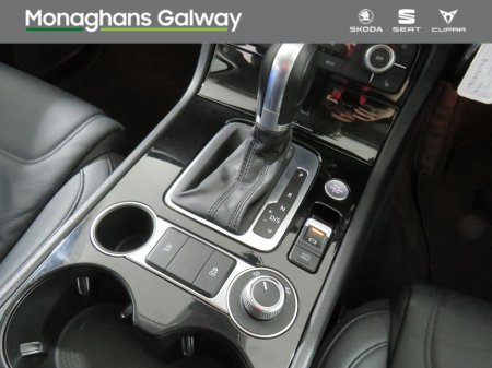 2018 Volkswagen Touareg 5 SEAT COMM 3.0 TDI 262BHP V6 AUTO €28,950 thumbnail