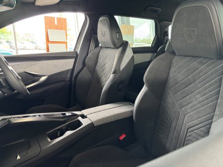 2025 Peugeot 5008 BEV 73kwh 210hp GT €56,995