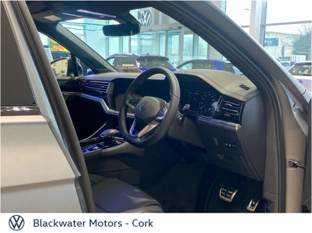 2026 Volkswagen Touareg R 3.0 TFSI PHEV 462BHP IN MATTE WITH UPGRADED 22