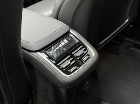 2025 Volvo XC90 ULTRA T8 RECHARGE 2.0 455HP PHEV *7 SEATER* €89,990 thumbnail