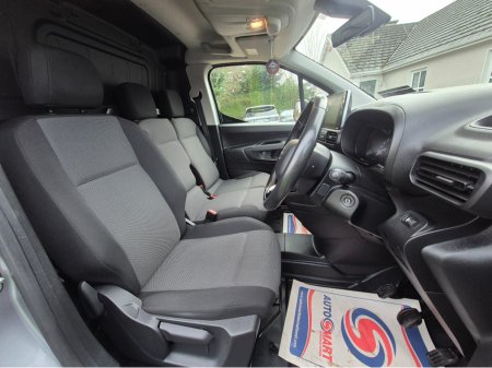 2022 Citroen Berlingo ENT BLUEHDI 100 MWB 6 650KG MY22 €16,250 thumbnail