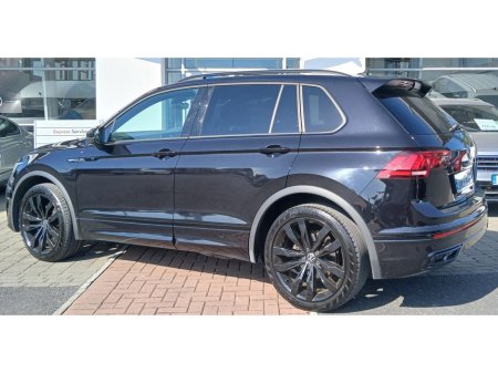 2023 Volkswagen Tiguan R-Line 2.0 TDI 150 BHP *REAR VIEW CAMERA, HEATED FRONT SEAT €43,995