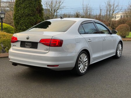 2017 Volkswagen Jetta 2.0 TDI 110HP Highline €12,950 thumbnail