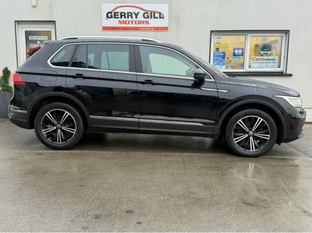2023 Volkswagen Tiguan LIFE 2.0 TDI MANUAL 6SPEED FWD 122BHP €36,950