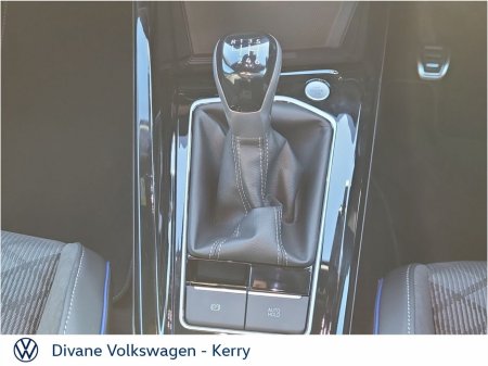 2026 Volkswagen Golf R LINE 1.5 PETROL BLACK STYLE €44,900 thumbnail