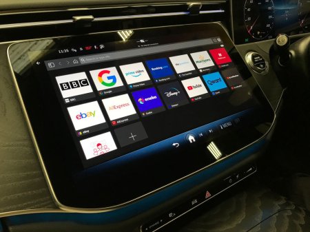 2025 Mercedes-Benz E Class E200 Avantgarde + €81,900 thumbnail