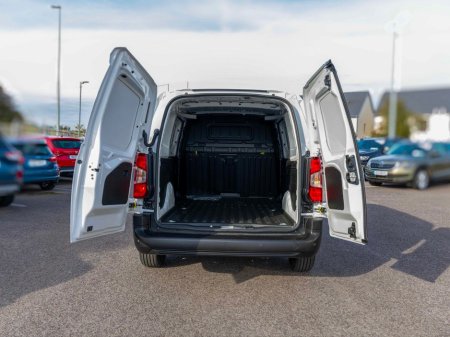 2025 Peugeot Partner PARTNER PROF PLUS 1.5 HDI 100 €22,725 thumbnail