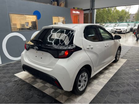 2021 Toyota Yaris €15950! 2021 TOYOTA YARIS 1.0L PETROL / 90K KMS / REVERSE CAMERA & MORE €15,950