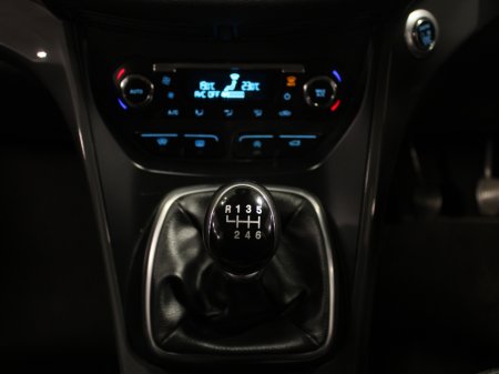 2017 Ford Kuga TITANIUM 2.0 TD 120 S6 M6 F 5DR FWD €14,950 thumbnail