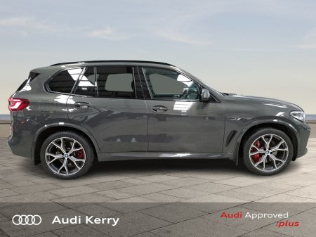 2023 BMW X5 XDRIVE 45E 4DR AUTOMATIC €71,900 thumbnail