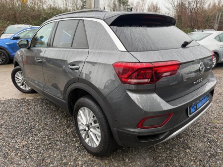 2023 Volkswagen T-Roc LIFE 1.0 TSI €22,950 thumbnail
