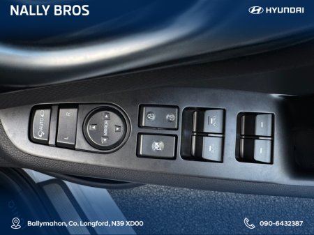 2022 Hyundai Ioniq EV PREMIUM 5DR AUTO €16,750 thumbnail