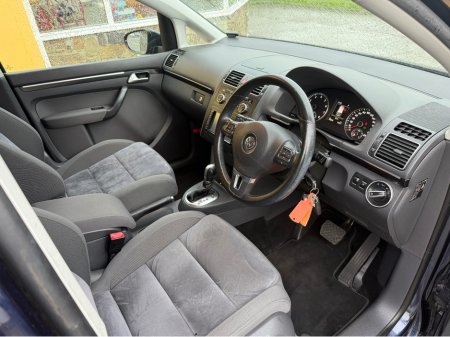 2015 Volkswagen Touran 1.4TSI HIGHLINE AUTOMATIC DBA-1TCTH €14,950 thumbnail