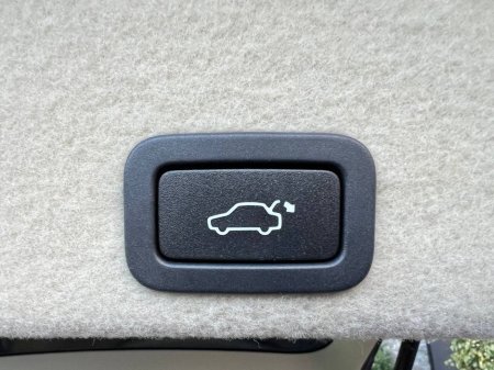 2017 Volvo XC60 CLASSIC 2.0D // SERVICE HISTORY // OPENING PANORAMIC SUNROOF // BLIND SPOT MONITOR €25,950 thumbnail