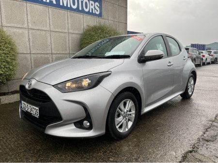 2022 Toyota Yaris LUNA 1.0 PETROL MANUAL //REVERSE CAMERA// €15,950 thumbnail