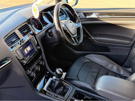 2017 Volkswagen Golf HIGHLINE 1.6 TDI MANUAL 5SPEED 110HP 5DR €17,750 thumbnail