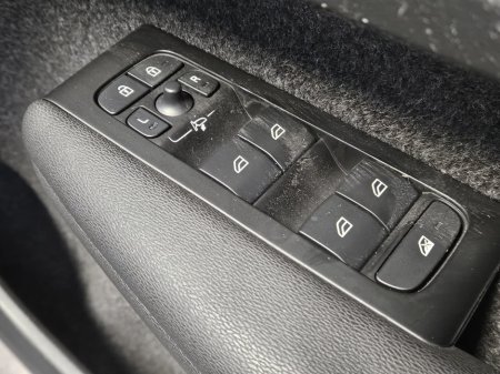 2021 Volvo XC40 PHEV T4 (197hp) Insciption FWD €25,950 thumbnail