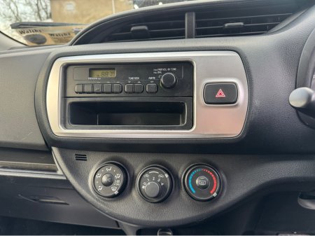 2014 Toyota Yaris DBA-KSP130 5DR AUTO €6,999 thumbnail