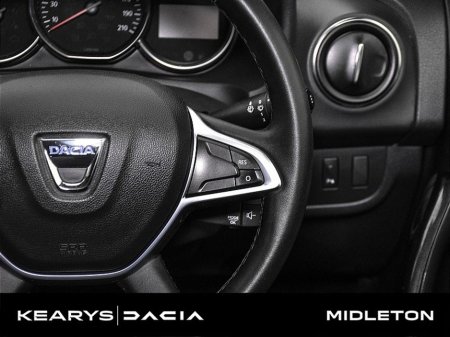 2021 Dacia Logan Signature Blue dCi 95 MY18 €13,990 thumbnail