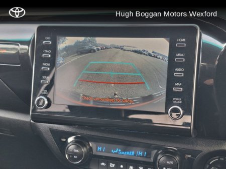 2022 Toyota Hilux 2.8 INVINCIBLE AUTO +VAT €36,995 thumbnail