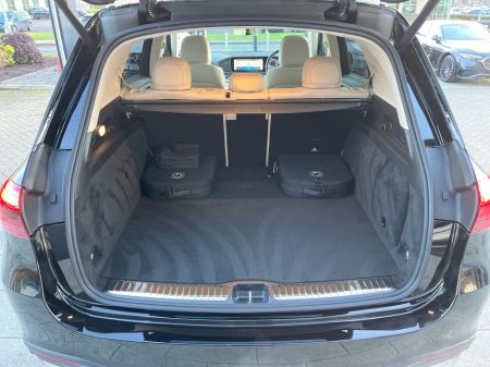 2026 Mercedes-Benz GLE Class 350DE 4MATIC AMG Line PHEV SUV €110,999 thumbnail