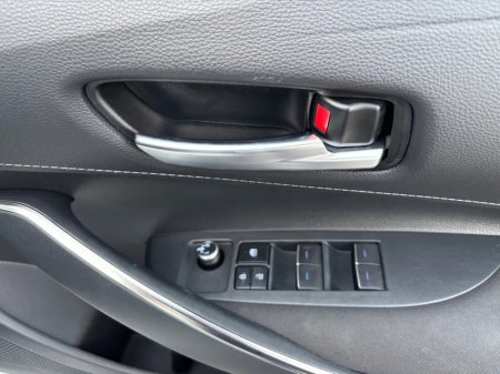 2022 Toyota Corolla 1.8 Hybrid Luna Saloon €20,750 thumbnail