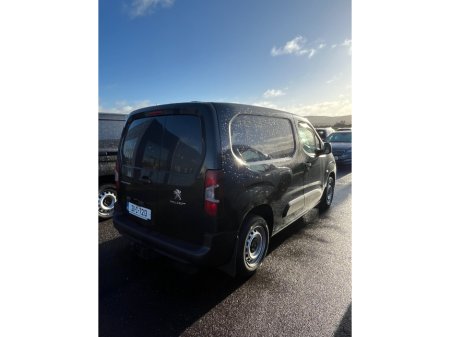 2021 Peugeot Partner 