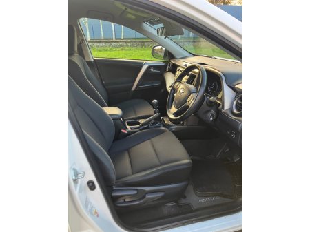 2016 Toyota Rav4 RAV4 2.0 D-4D AURA 4DR thumbnail