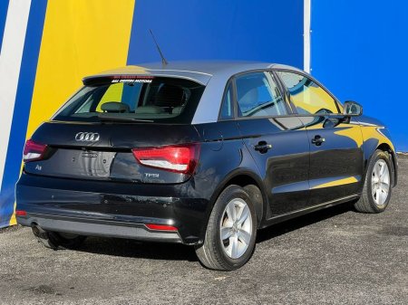 2018 Audi A1 SPORTBACK 1.0 TFSI AUTO // 15" ALLOYS // REVERSE CAMERA // AIR CONDITIONING €16,750 thumbnail