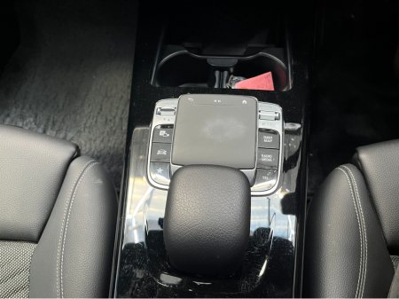 2019 Mercedes-Benz A Class €22950! 2019 MERCEDES-BENZ A CLASS A200D 2.0 AUTOMATIC / CRUISE CONTROL / REVERSE CAMERA / ELECTRIC MEMORY & HEATED SEATS / PADDLE SHIFTERS / APPLE CARPLAY €22,950 thumbnail