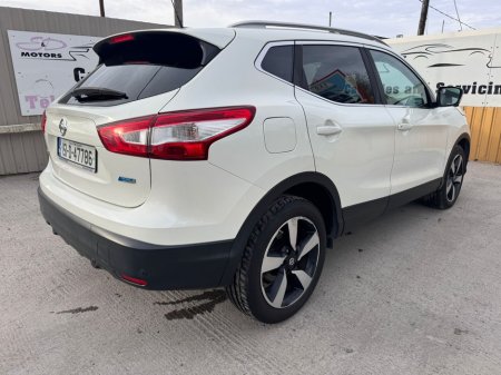 2015 Nissan Qashqai 1.5 DCI 110PS 5DR N-TEC+ €10,800 thumbnail